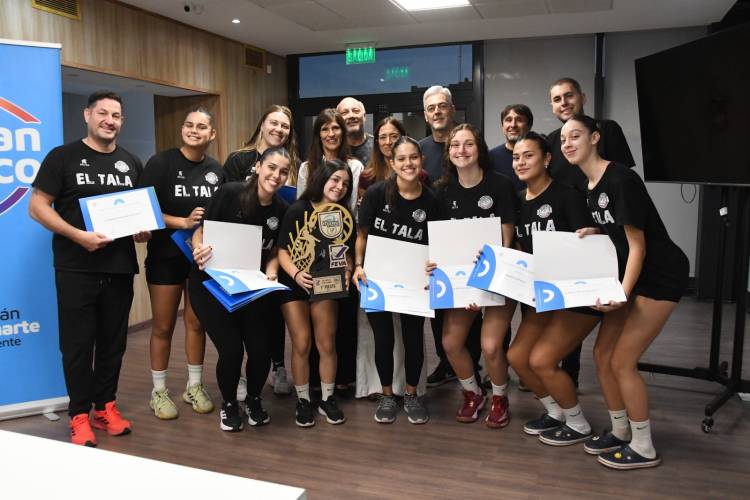 El Concejo Deliberante distinguió al vóley femenino del Club ‘El Tala’ y a ‘La Comedia San Francisco’