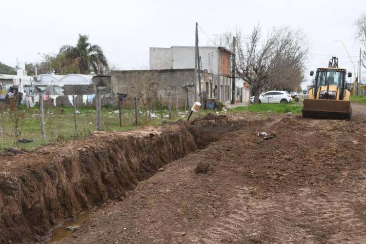 Comenzó la refuncionalización del sistema de drenaje pluvial en barrio Corradi